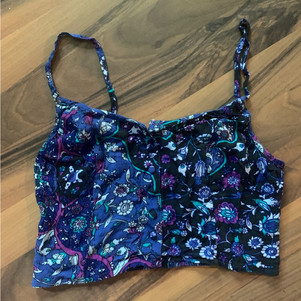 Kendall & Kylie crop top